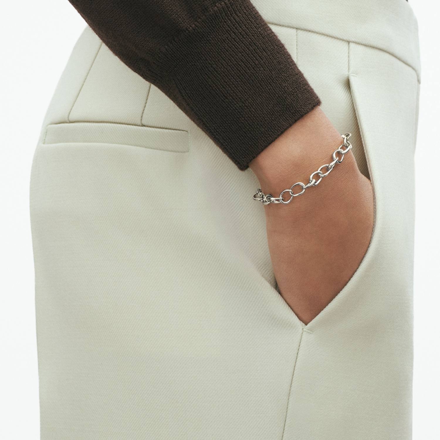DETAIL243638